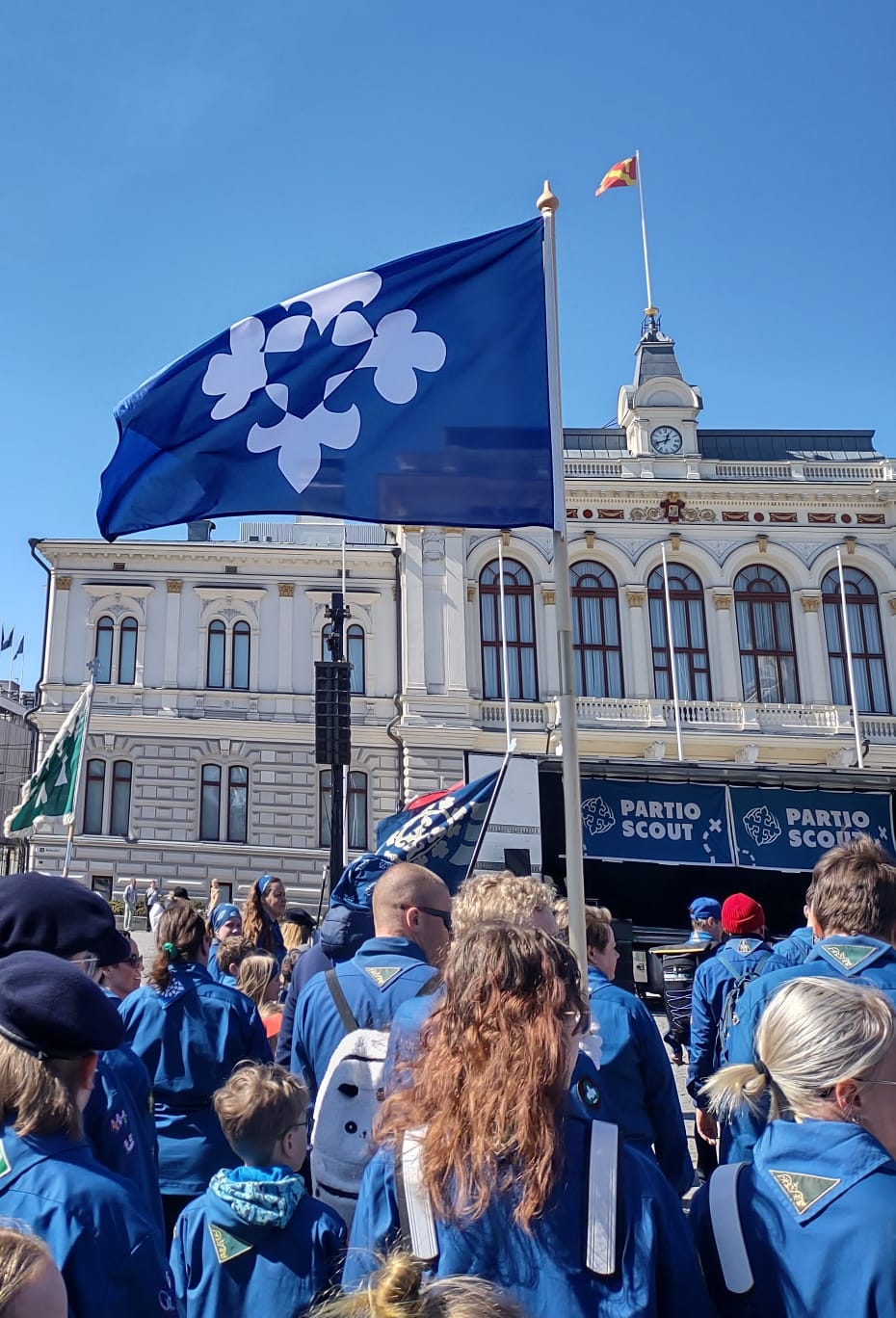 Kuva Pirjetan Partiosta Hämeen Partiopiirin paraatissa
